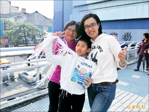 【自由時報】用愛補「不同」 9歲童繪出自信